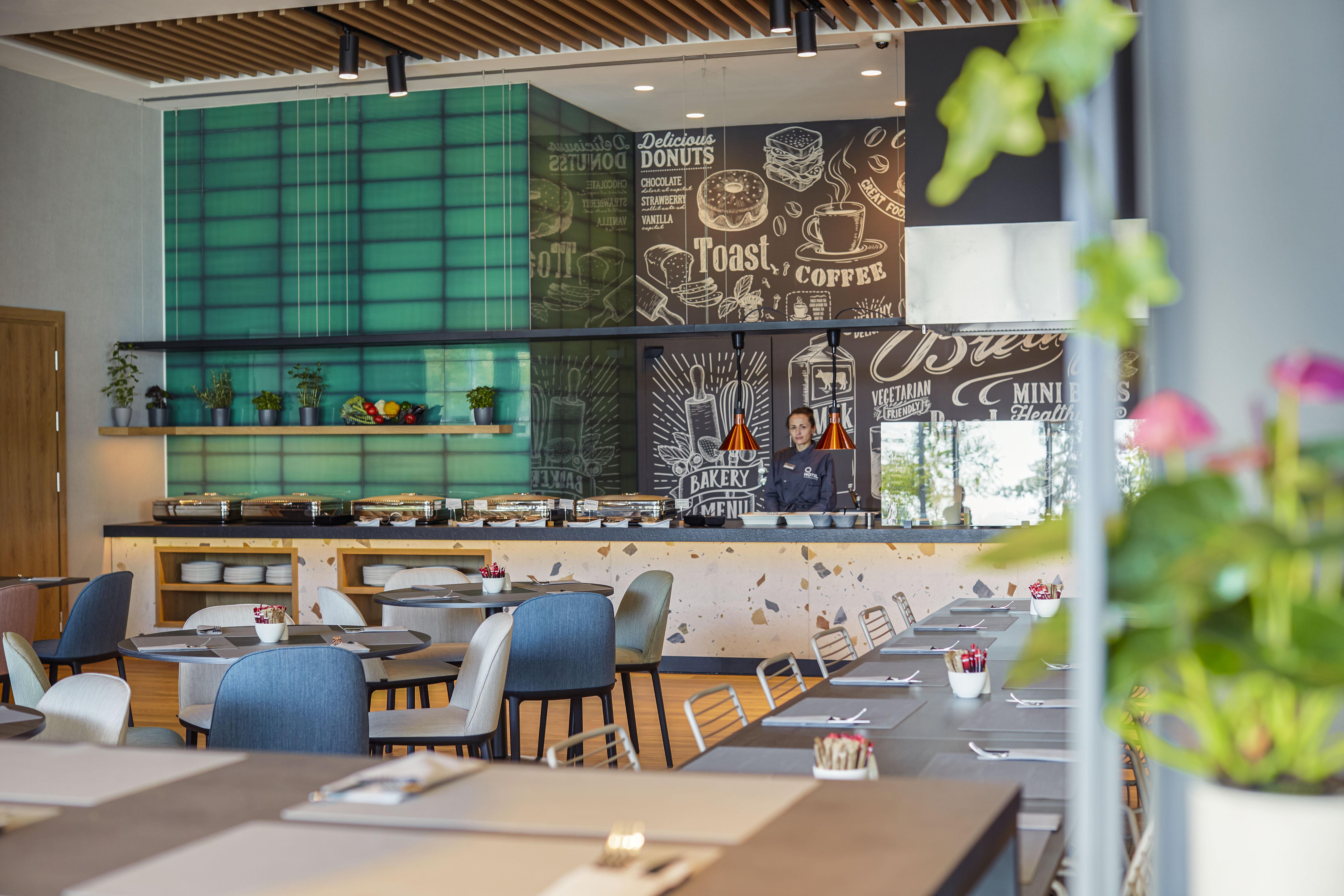 Q Hotel Plus Wroclaw Bielany Bielany Wrocławskie Kültér fotó