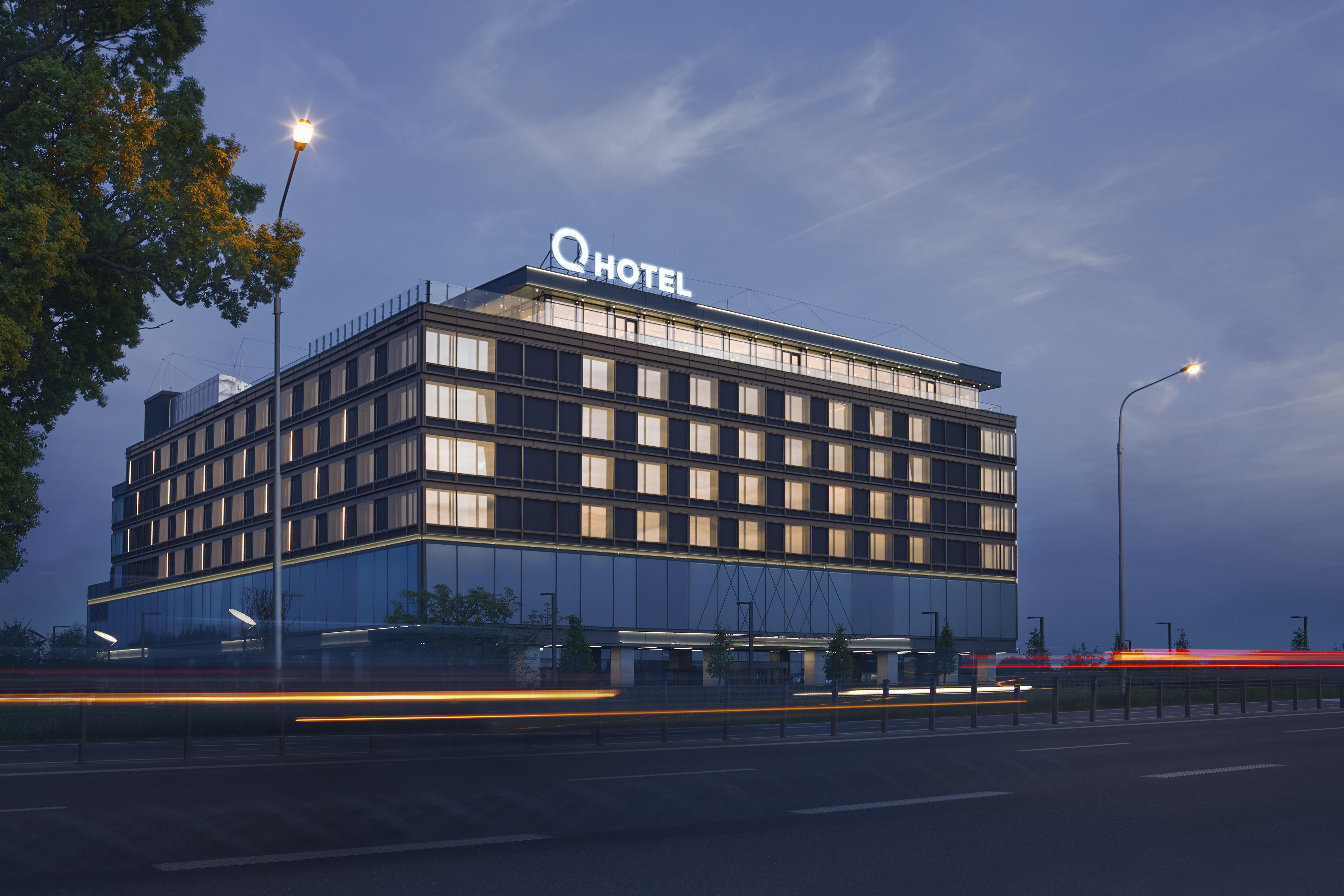 Q Hotel Plus Wroclaw Bielany Bielany Wrocławskie Kültér fotó