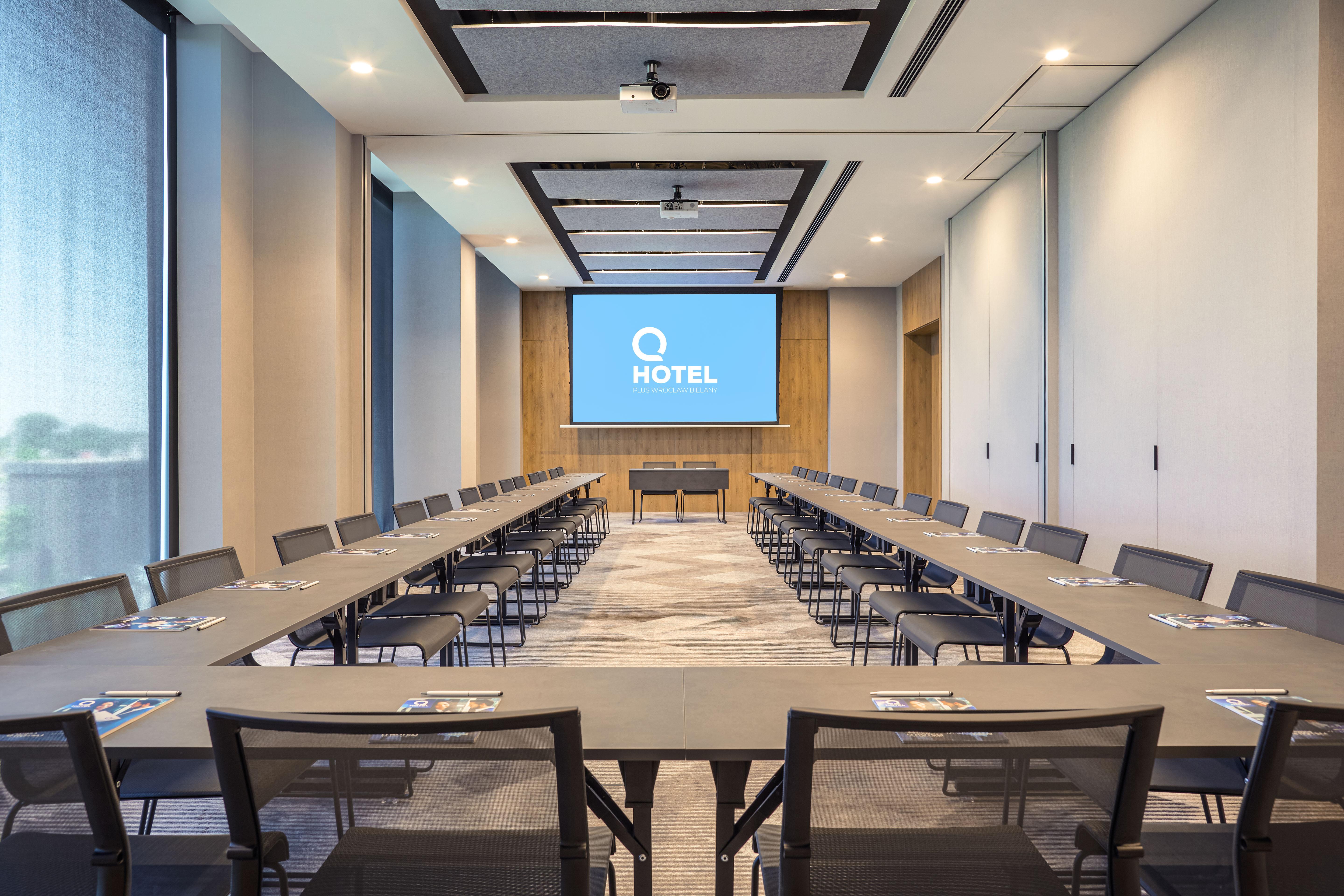 Q Hotel Plus Wroclaw Bielany Bielany Wrocławskie Kültér fotó