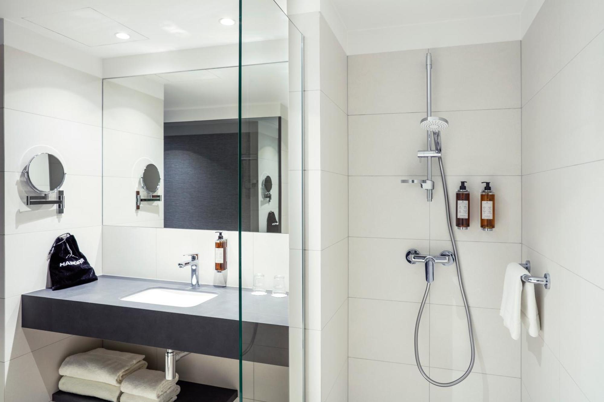 Q Hotel Plus Wroclaw Bielany Bielany Wrocławskie Kültér fotó
